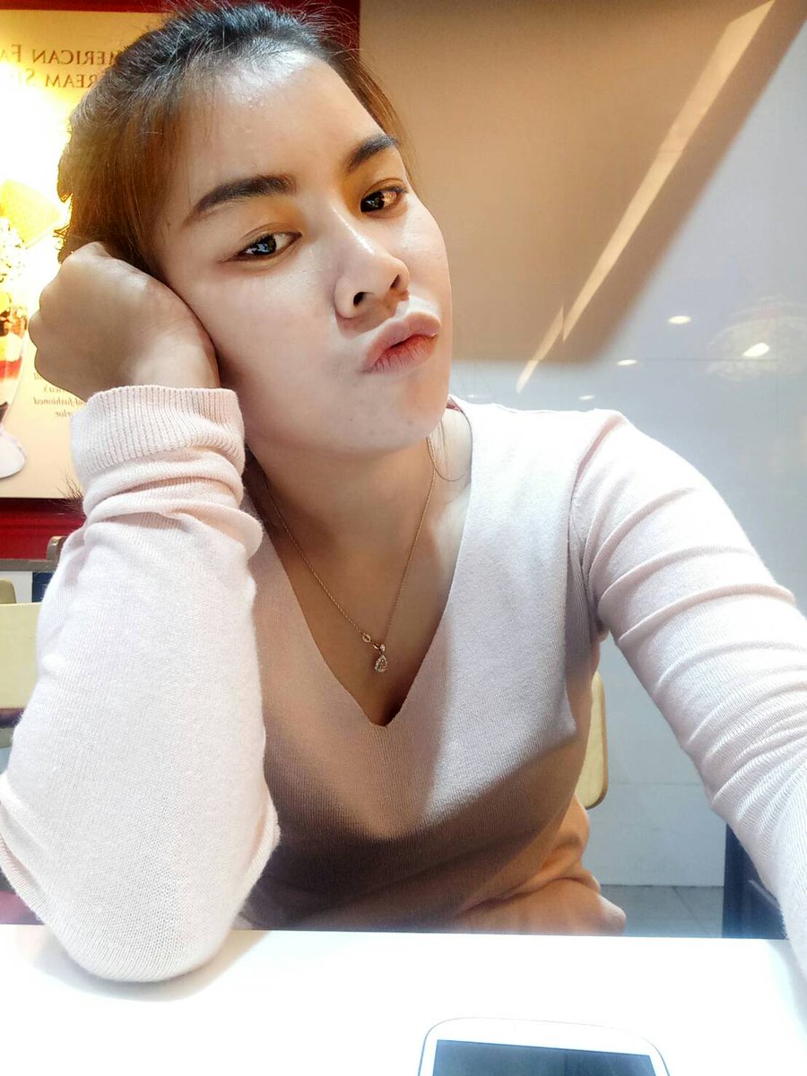mint_mee0's tweet photo. บางทีเราอาจจะไม่ใช่คนที่เขารักที่สุดก็ได้ 😭 https://t.co/ISMoJkkEBL