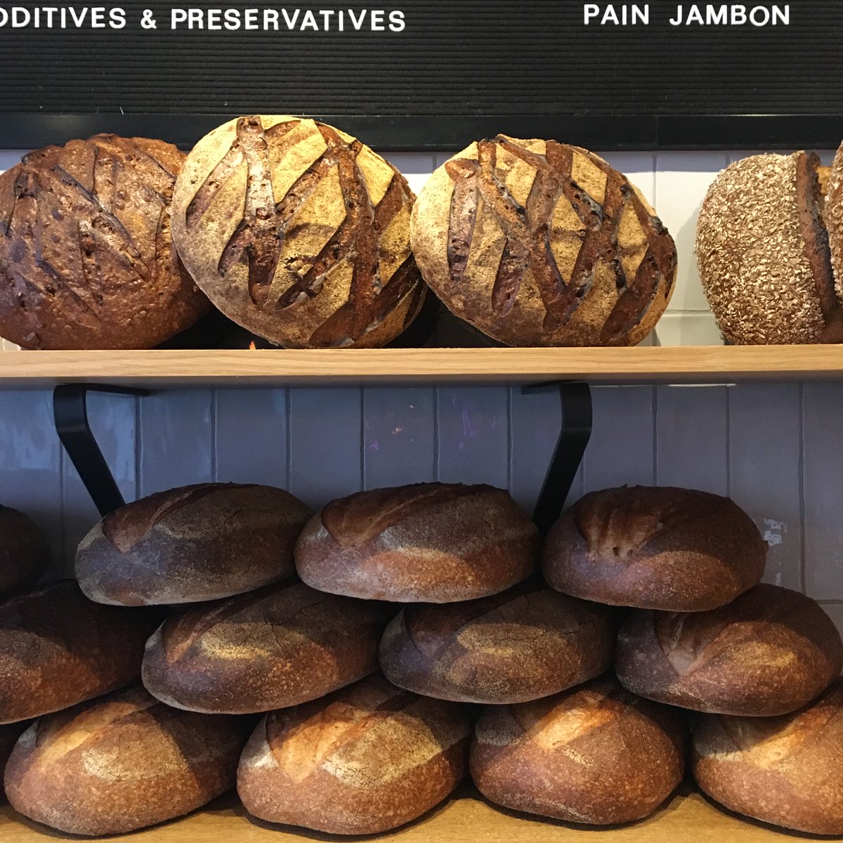 pinkmansbakery's tweet photo. Grab your Sunday loaf to eat at home. #bristolbread #bristolfood https://t.co/tavibpfCYR
