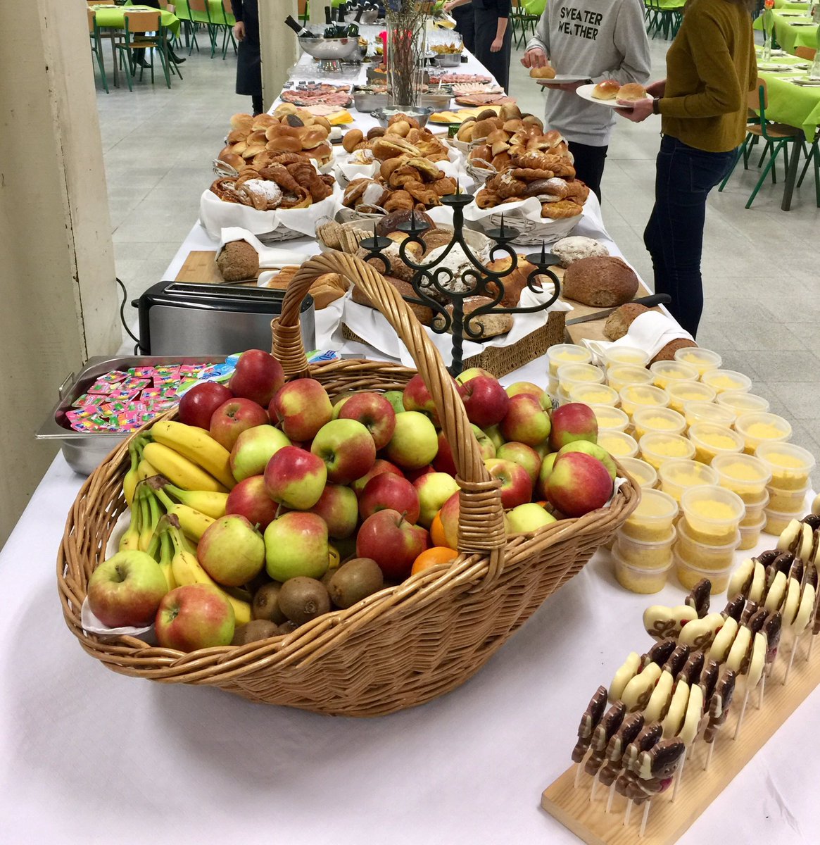 BremtCarlo's tweet photo. Wat te doen op zondag? Welkom @Vlot_vzw campus VTI voor een lekker ontbijt! https://t.co/IigWzRMxc6