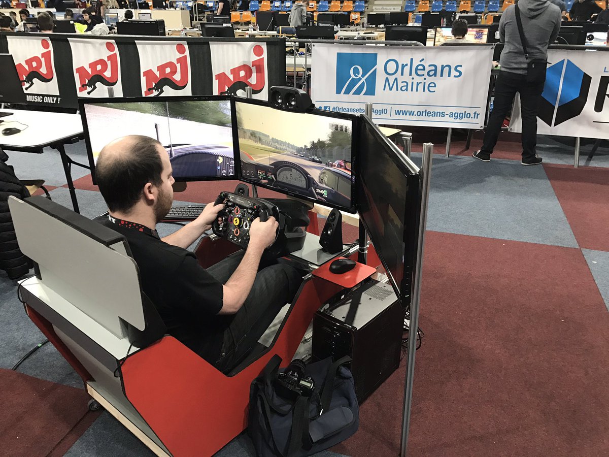 FABLABORL's tweet image. Au tour @inforumatik de tester#ProjectCARS sur le LabSeat du @FABLABORL venez tester et gagner l'adhésion FabLab #OGS2