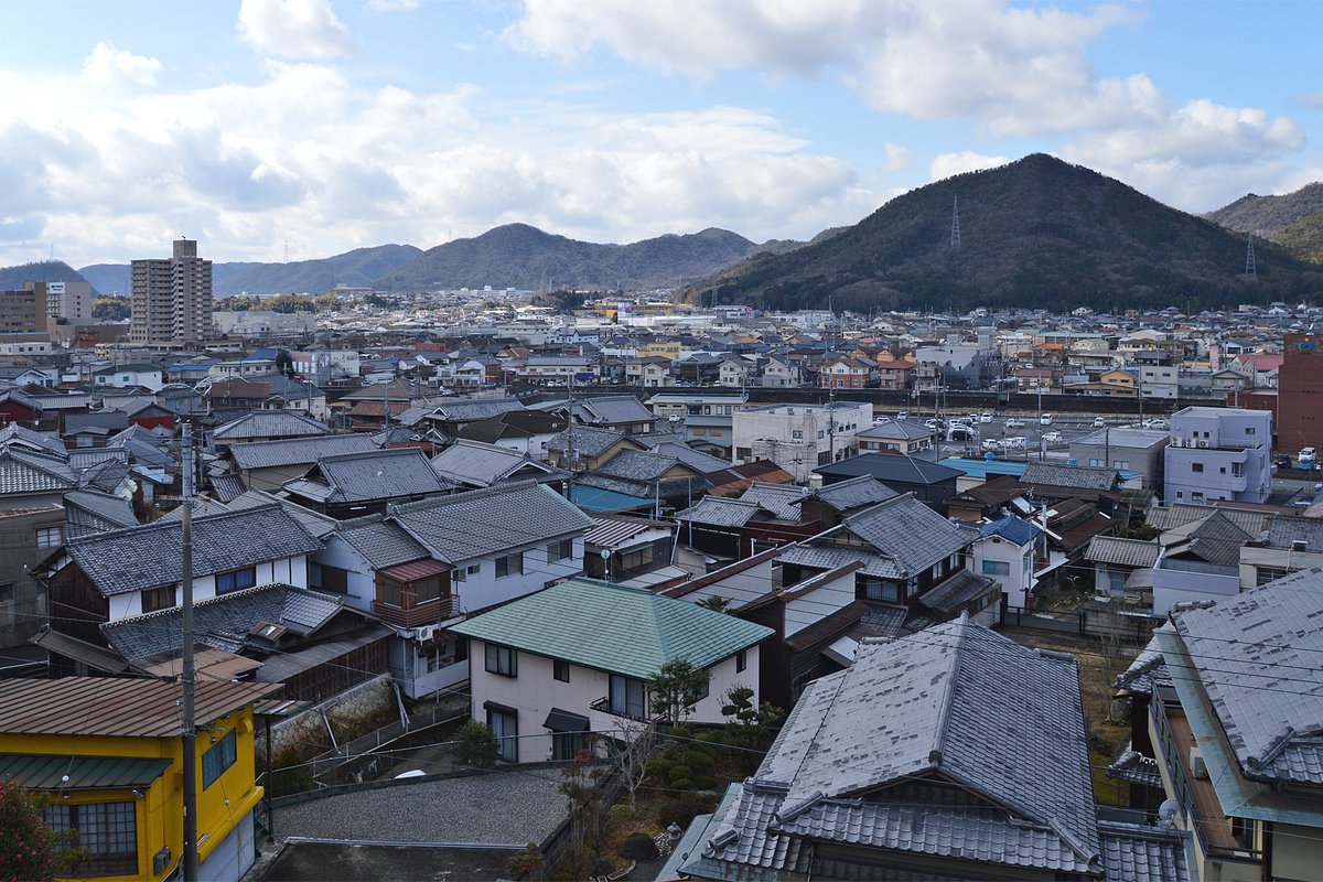 タケ All A 当初は西脇 市の目的は木造アーケードだけで その後は山間部にある生野 明延鉱山の産業遺産群を見て回る予定だった ところが旅行日程中 兵庫県内は暴風雪という天気予報 そこで少し予定を早めて寒波襲来前日の夕方に西脇入りし 大急ぎで旭 タケ All A 当初は西脇 市の目的は木造アーケードだけで その後は山間部にある生野 明延鉱山の産業遺産群を見て回る予定だった ところが旅行日程中 兵庫県内は暴風雪という天気予報 そこで少し予定を早めて寒波襲来前日の夕方に西脇入りし 大急ぎで旭