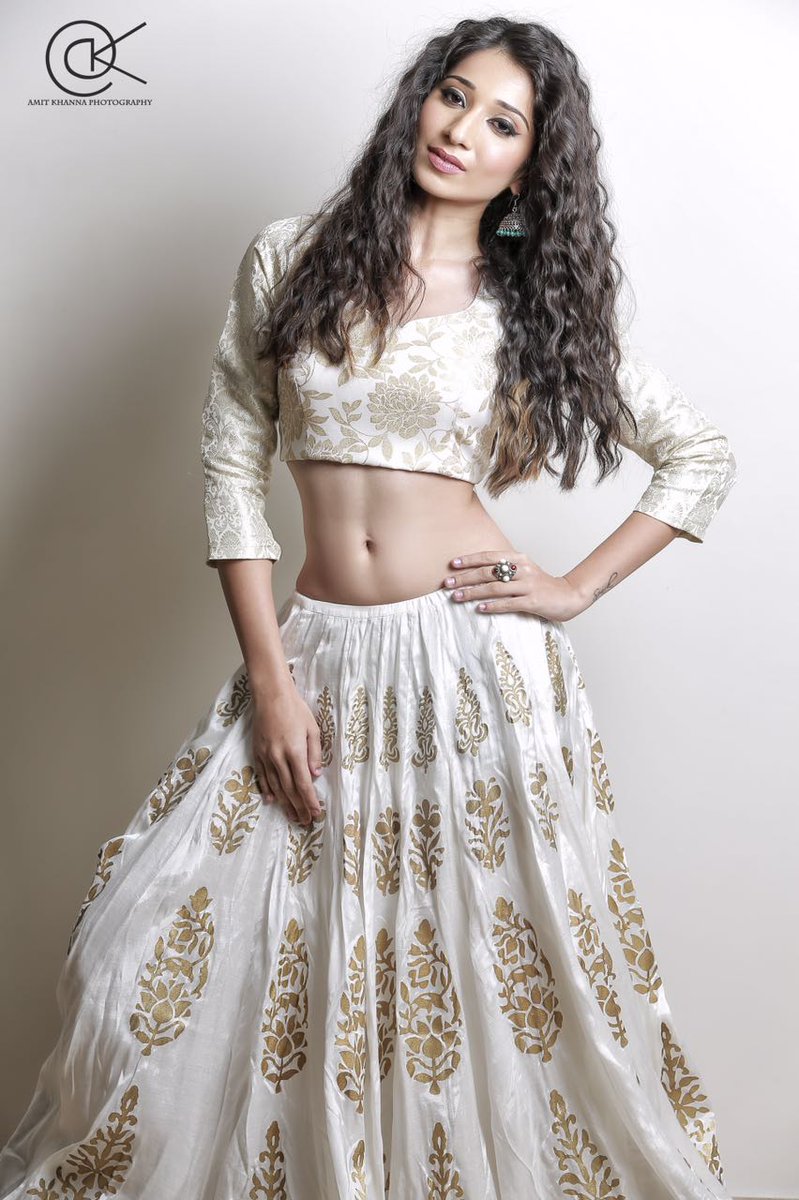 amitmkhanna's tweet photo. She totally nailed it! @VrushyyMehta your confidence and elegance is praise worthy. #AmitKhannaPhotography https://t.co/SaPcjDGUnF