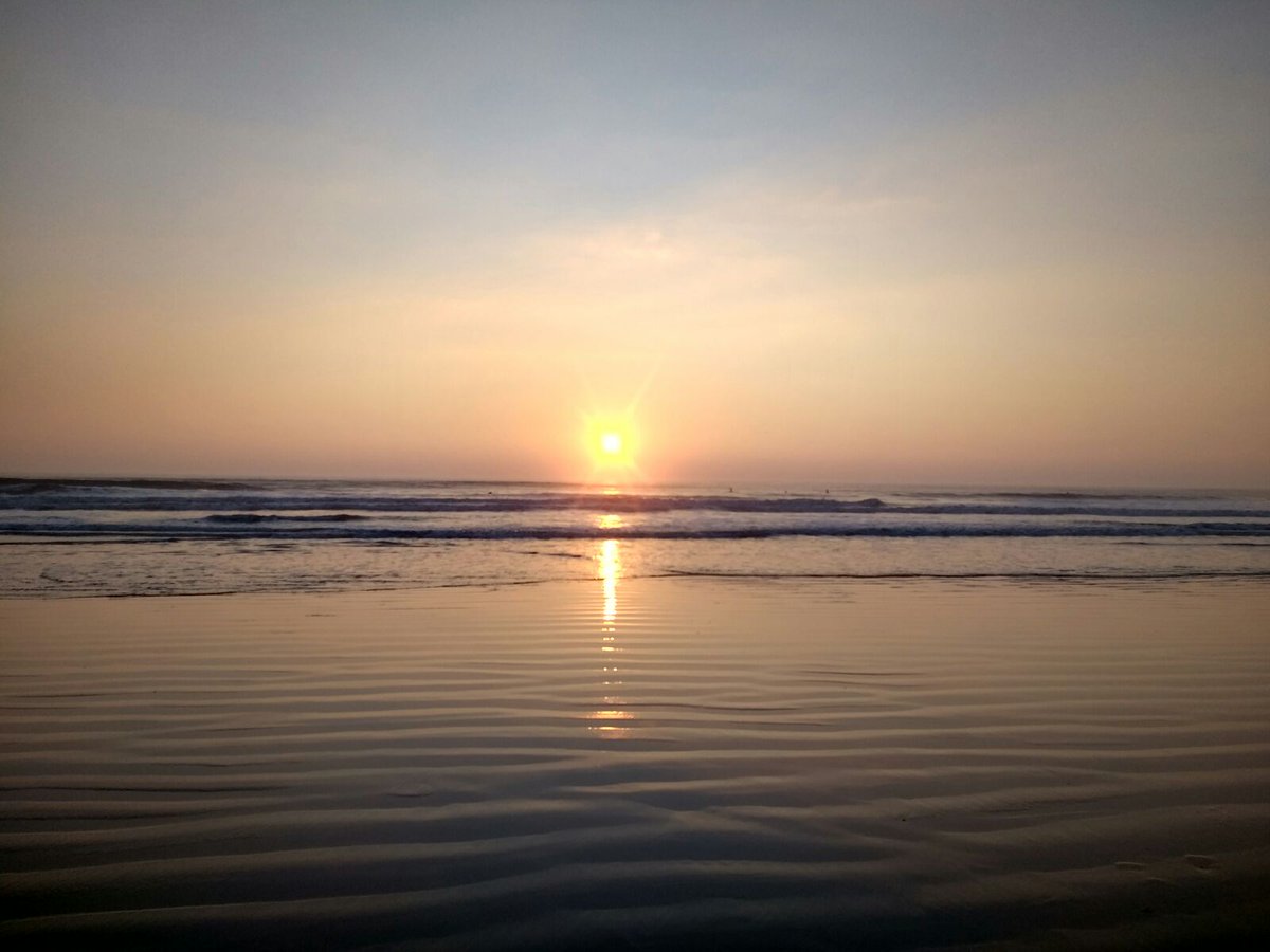 lisafrancis21's tweet image. Surf last night at rest bay was great getting back in the water #restbay #porthcawl #sunsetsurfing