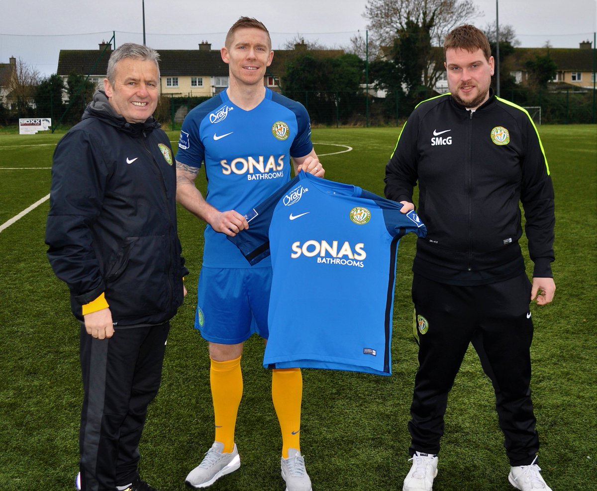 BrayWanderers's tweet photo. The new Bray Wanderers 2017 away jersey being presented to @conor4kenna &amp; @harrykenny1 by first team kit man Stephen McGuire https://t.co/CZLbtI2qLH
