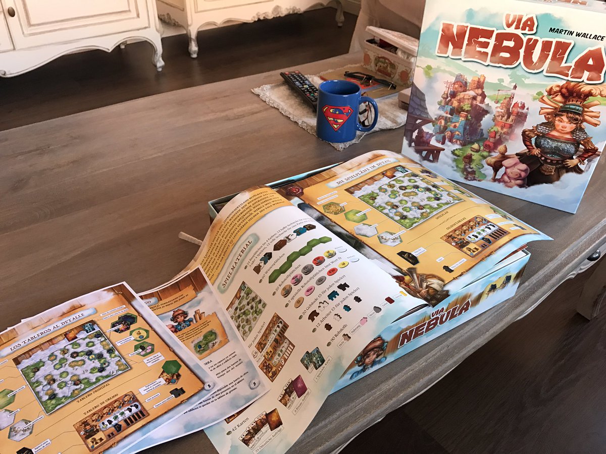 dojuegos's tweet photo. Mientras esperamos para jugar, vamos a ir leyendo el manual de #ViaNebula, un juego traido de #Essen2016 y que aún no hemos probado https://t.co/z84ytTxKoO
