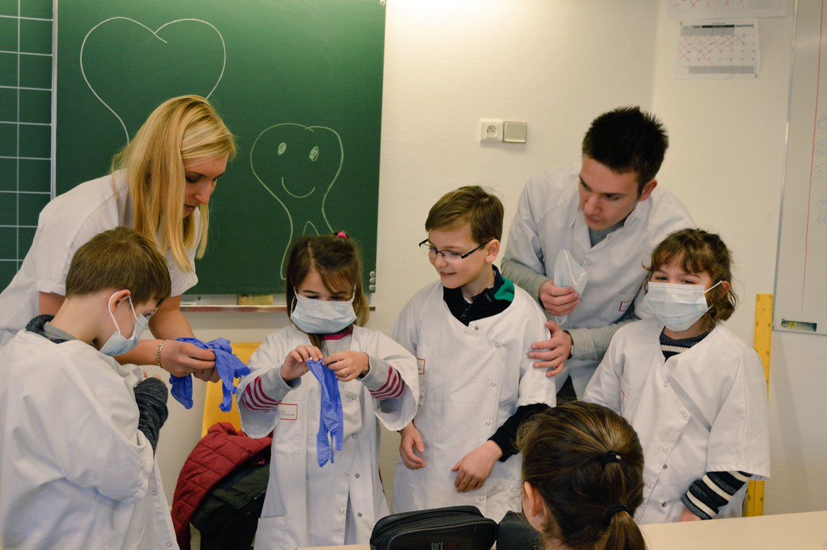 aureliebncl's tweet photo. "-C'est quoi une carie? - C'est les microbes qui font caca! -Euh, presque 😂" vous nous aurez bien fait rire les enfants #DENTger https://t.co/q0P8Td5d1R