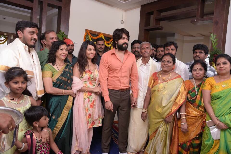 Rocking Star Yash Radhika Pandit Walk Through Page 148 Rocking Star Yash Radhika Pandit Walk Through Page 148