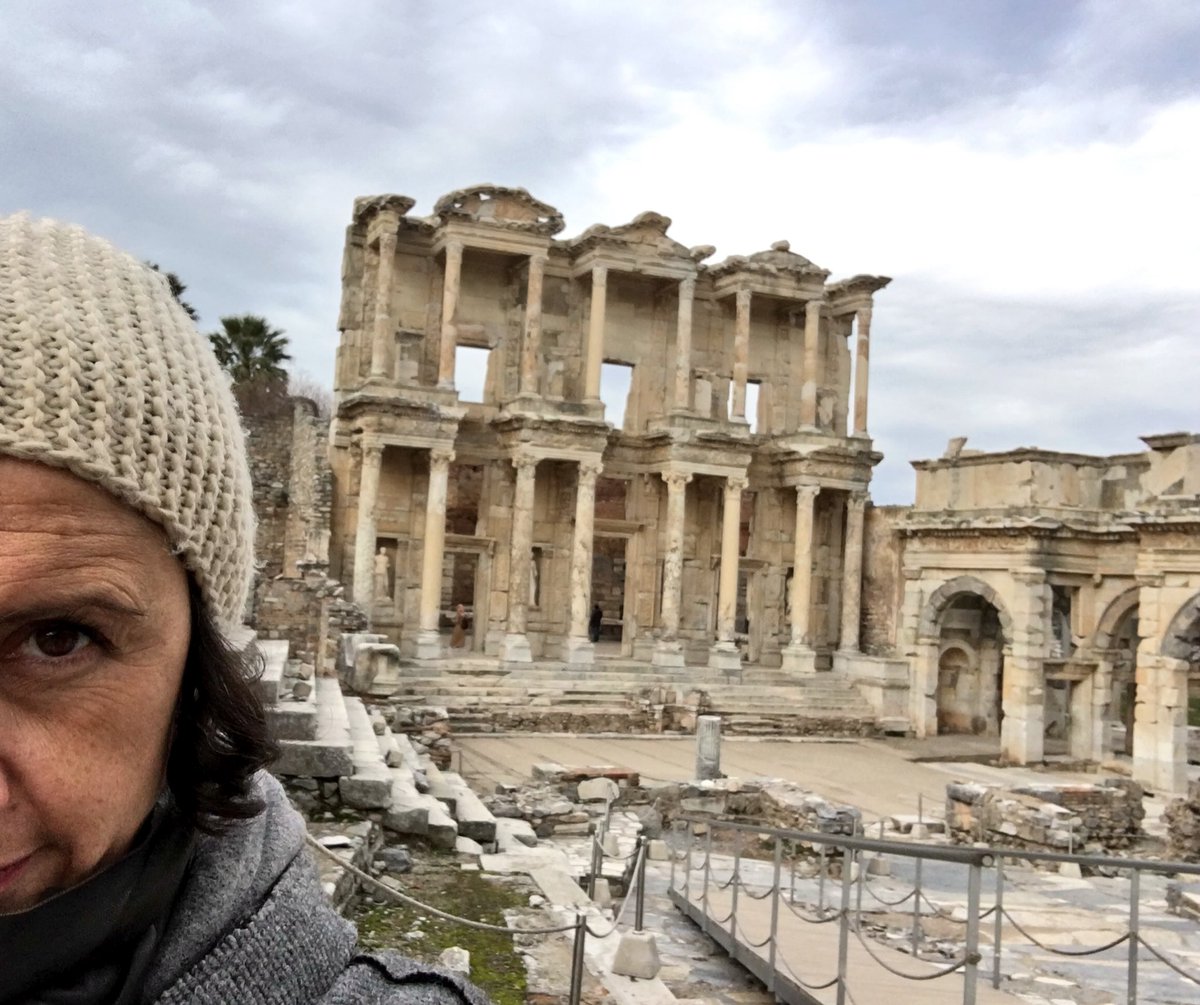 fashion4travel's tweet photo. A dream came true: sono agli scavi di Efeso #VisitIzmir #bloggercasting https://t.co/H8KF1bAPa1