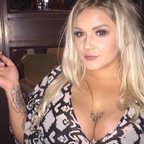 bbwhotrose's tweet photo. I don't see nothing wrong with a little thickness. Thick women need love too. So "fuck them skinny bitches"!!! Lol 
#proudBBW https://t.co/9uHJe4LKdT