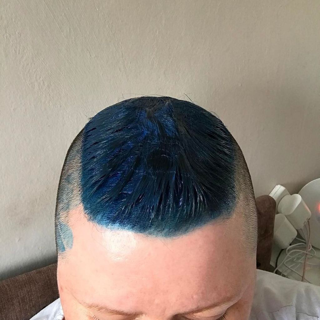 annacakeface's tweet photo. #dying my #hair again! Hoping for a #brighter #blue this time! #bluehairdontcare #annacake… https://t.co/ORZwIQ8tI9 https://t.co/Vcxkde3fy9