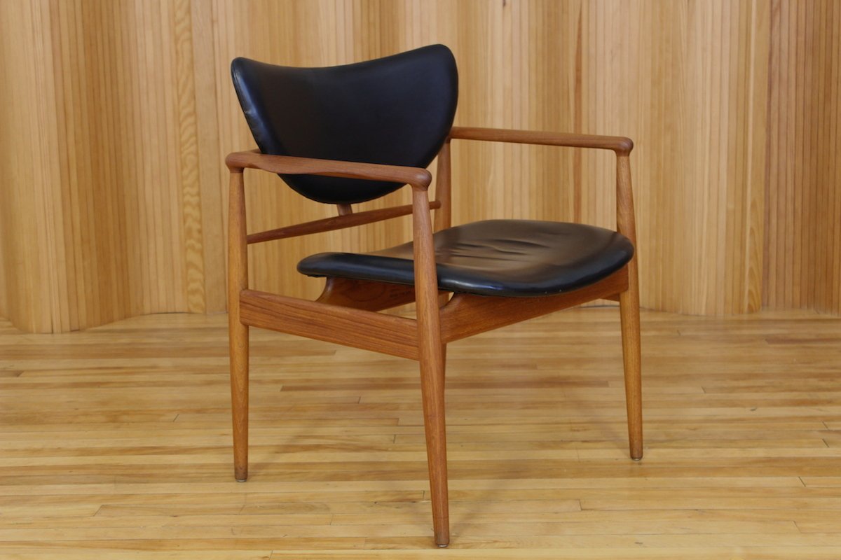 20thcantiques's tweet photo. Stunning #Finnjuhl NV-48 chair by #Nielsvodder Wonderful sculptural design & detailing rare #midcentury classic @20thcantiques @modernshows https://t.co/AJ3aYLOxui