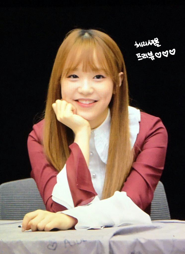20000828net's tweet photo. 170219 광주 팬사인회 #에이프릴 #레이첼 프리뷰

@APRIL_DSPmedia #성나연

🌸🌸 https://t.co/ksp4qDGpL7