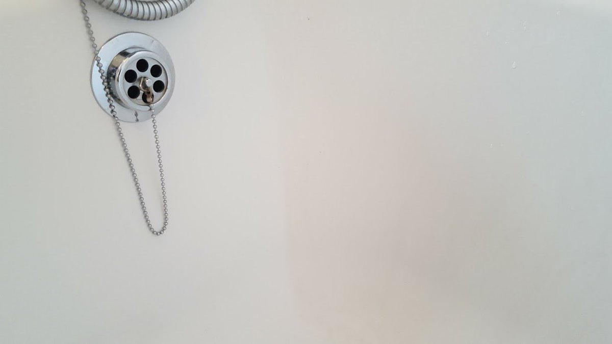 bsknesscleaning's tweet photo. A bath week cleaned this week how can it get so dirty in two weeks https://t.co/0P5Wjw6hfP