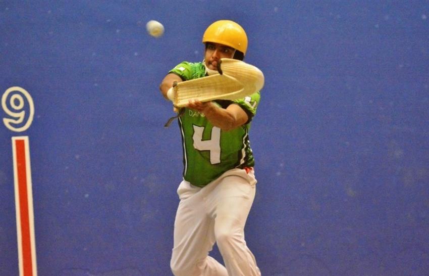 JaiAlaiNews's tweet image. ERIK Mendizabal LEADS Dania #JAIALAI Championship Season in Most Wins, Singles and Frontcourt stats!!!  @CasinoDaniaB #florida #fastestgame