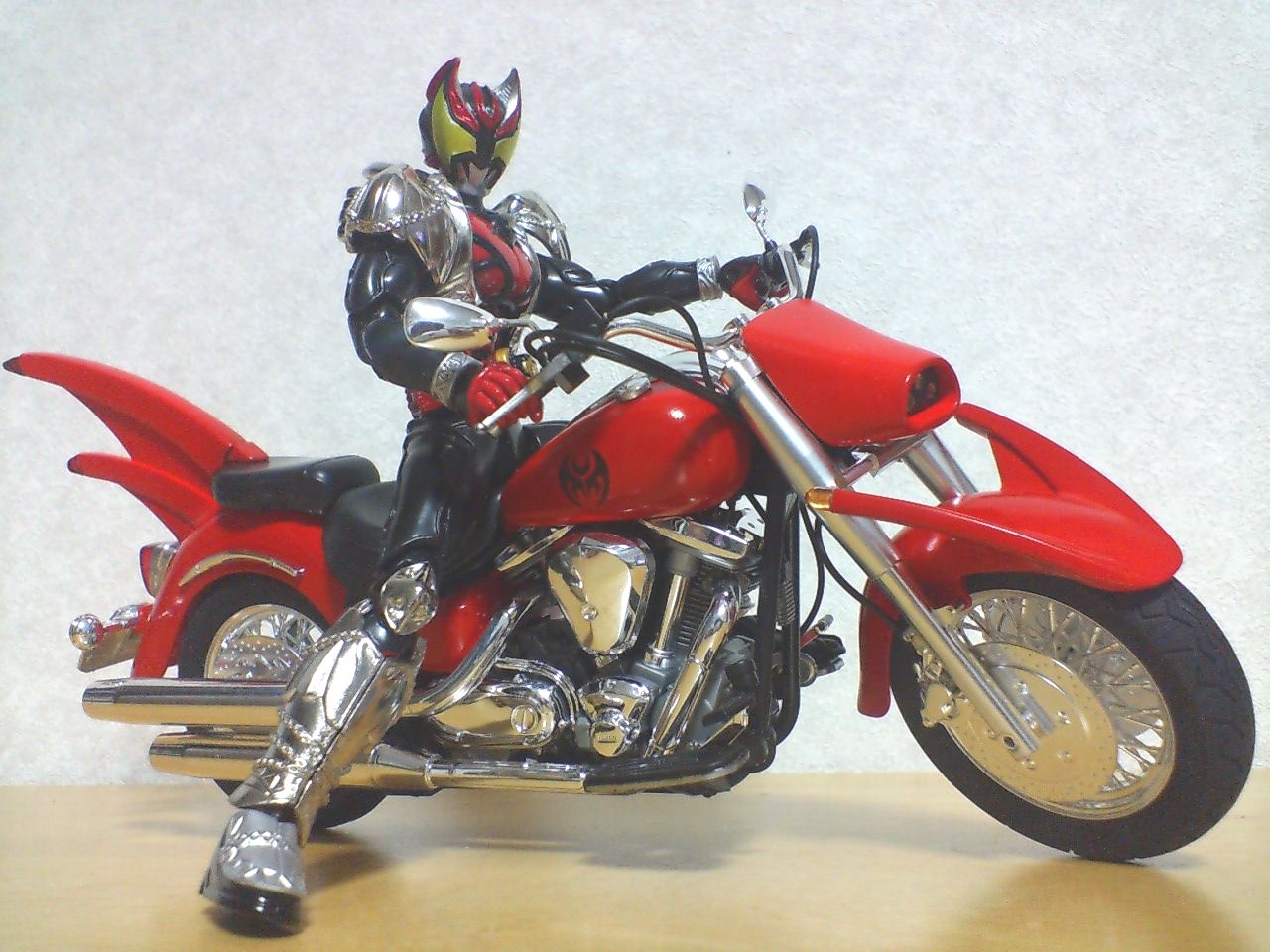 仮面ライダー響鬼 1/12 スケール 凱火 GAIKA ワルキューレルーン