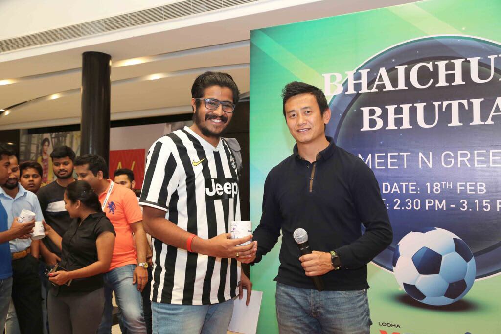 ramblerssss's tweet photo. When two legends meet 😎 FR legend @AnujBuffon with Indian football legend Baichung Bhutia 🙌🏽 https://t.co/PGUBKl4eyV