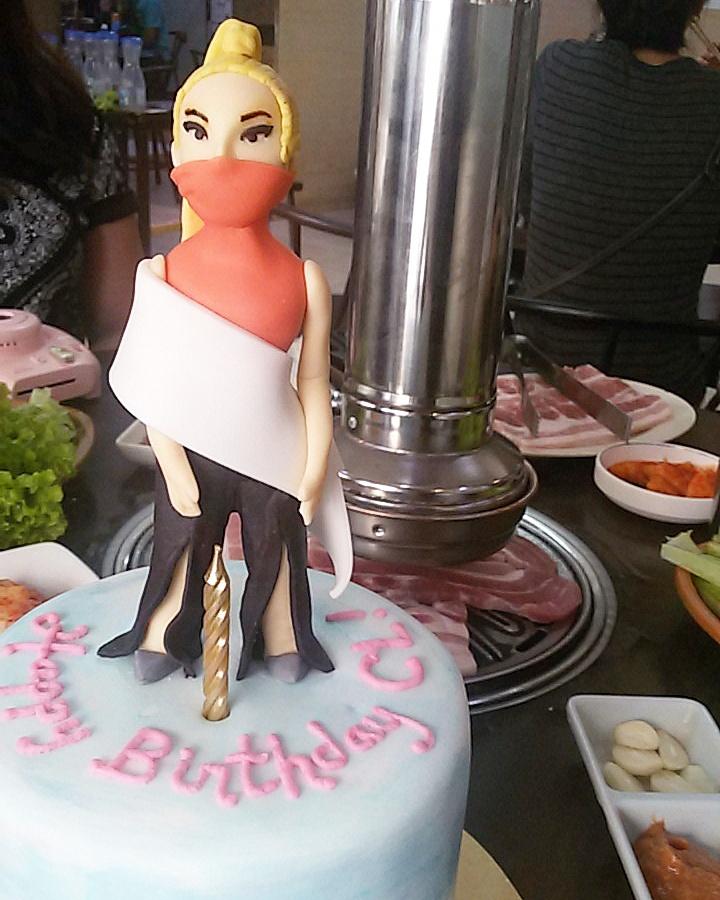 GZBPhilippines's tweet photo. Celebrating @chaelinCL birthday in advance with my co-GZBs in Manila.We love you CL from infinity and beyond! #HBDCL https://t.co/oL8cGNC6gb
