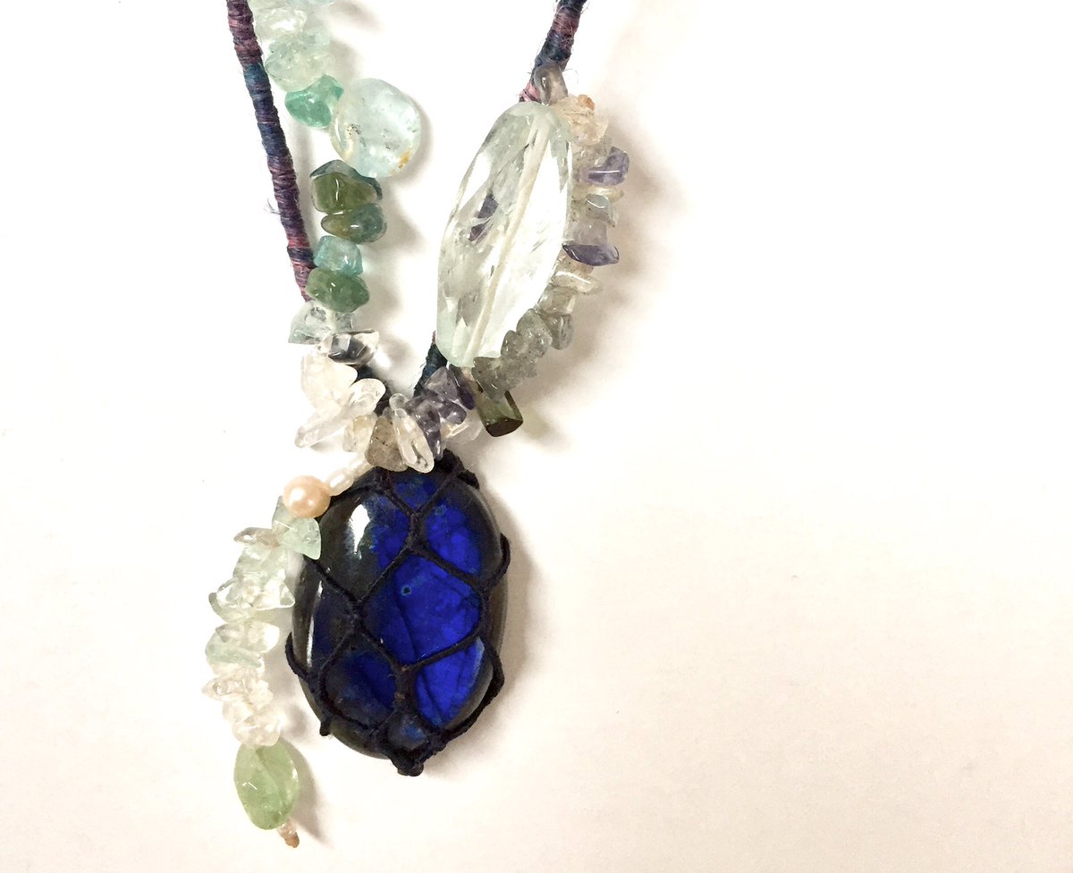 深い青のラブラドライト
大粒のアクアマリン
港北のオロミナに納品しました
Deep Blue Labradorite &amp; Aquamarine Necklace.
#oromina 
#Aquamarine
#Labradorite