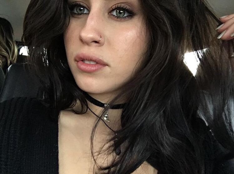 ineedandy's tweet photo. My firts crush.🌸 @LaurenJauregui
#laurenjauregui #5H #fiftyharmony #loveislove https://t.co/NqUQcjzrWd