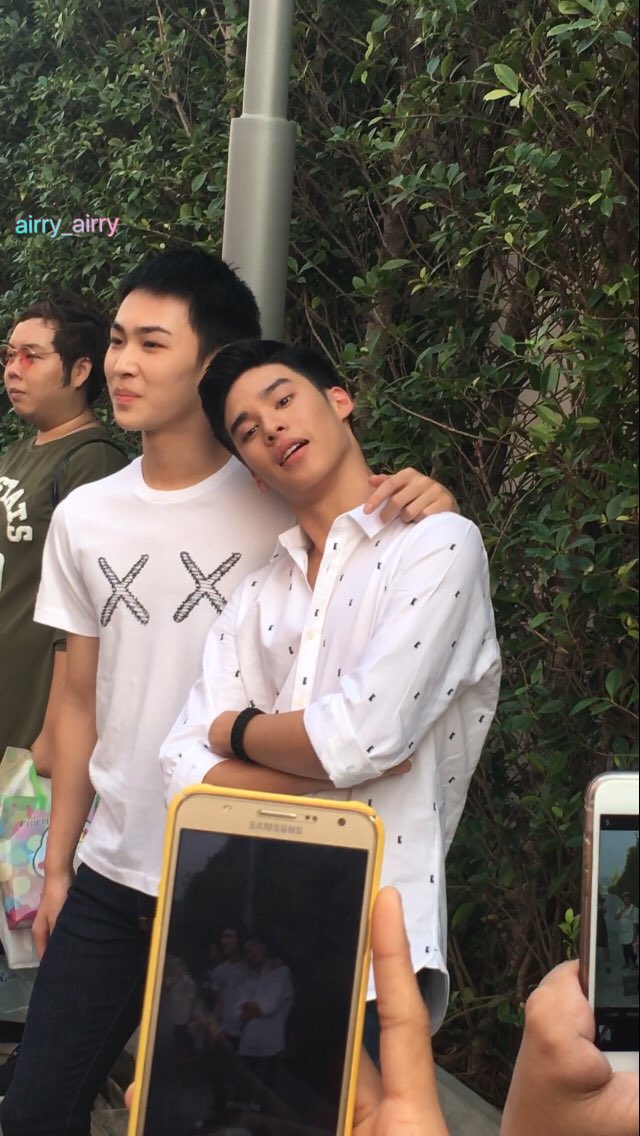 airairairry's tweet photo. ก้อคนมันคิดถึงกันอะเนอะ 😊 @BoomKrittapak #peakpeemapol  @peakpeemapol #BoomKrittapak #BoomPeak #ทีมบูมพีค #ShowDC https://t.co/juKctkCqsx
