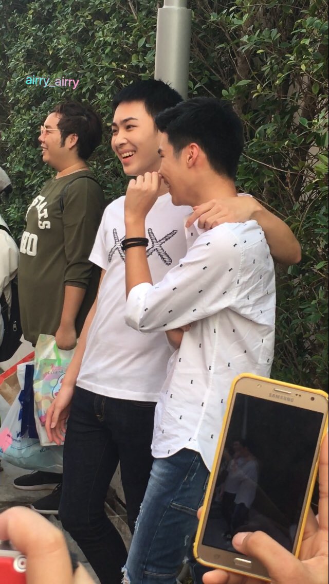 airairairry's tweet photo. ก้อคนมันคิดถึงกันอะเนอะ 😊 @BoomKrittapak #peakpeemapol  @peakpeemapol #BoomKrittapak #BoomPeak #ทีมบูมพีค #ShowDC https://t.co/juKctkCqsx
