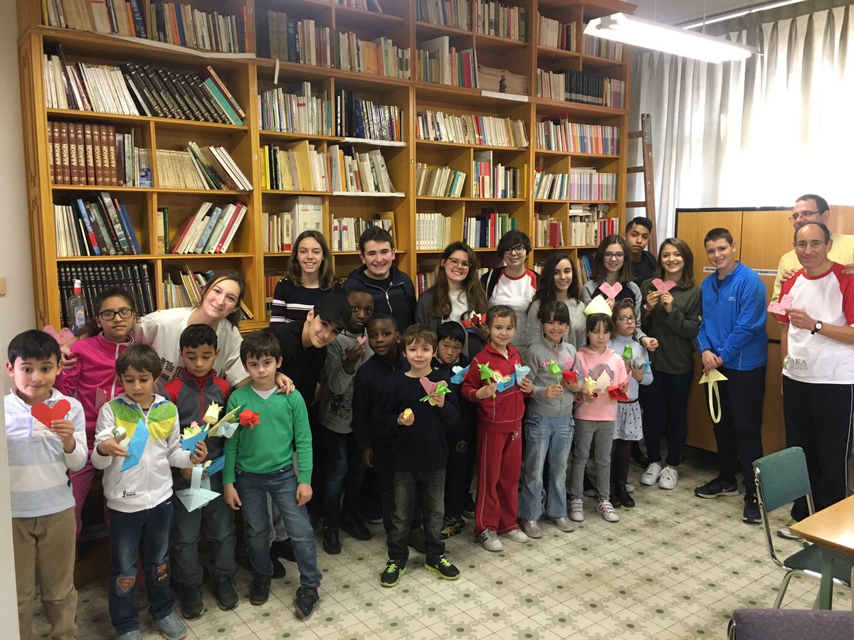 escuelaspiaszgz's tweet photo. Vaya mañana buena en @ITAVERE con los chicos de @MCalasanzZgz #gracias chicos!!! Por más domingos así!!!! https://t.co/zpioqugo4z