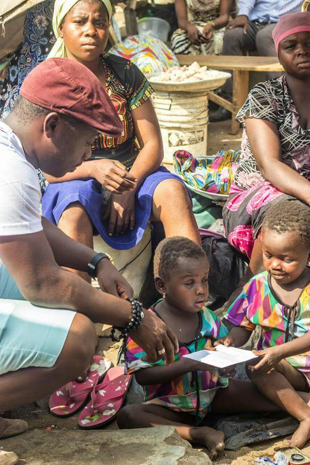 eHomeTV's tweet photo. Great sense of love display @hoffmanGh . Proud of you. 
@KokuManifan @KiDiMusic @topchartgh @MartinDaisy6 https://t.co/G6SrwJBAr6