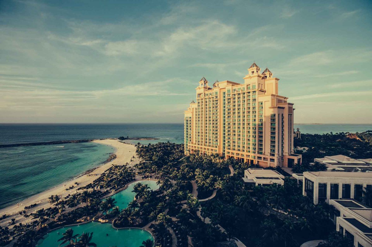 superblymedia's tweet photo. 5 Hotels der Extraklasse in Europa | superbly - stuff we like https://t.co/hEBjh81TjG https://t.co/vE5TvnLVIR