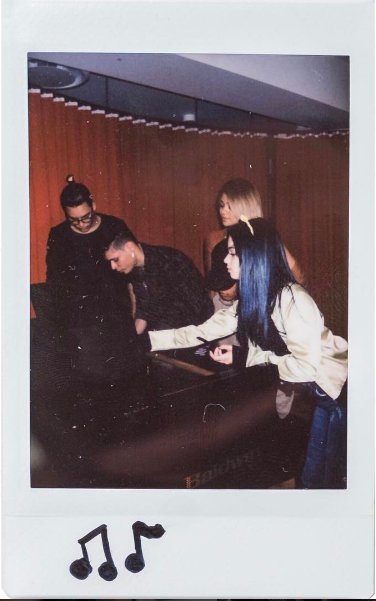 Mix5Argentina's tweet photo. Asi de regio amanecieron ellos y vos? #MIX5 #MIX5Arg @mix5official https://t.co/YryMe3WgjO