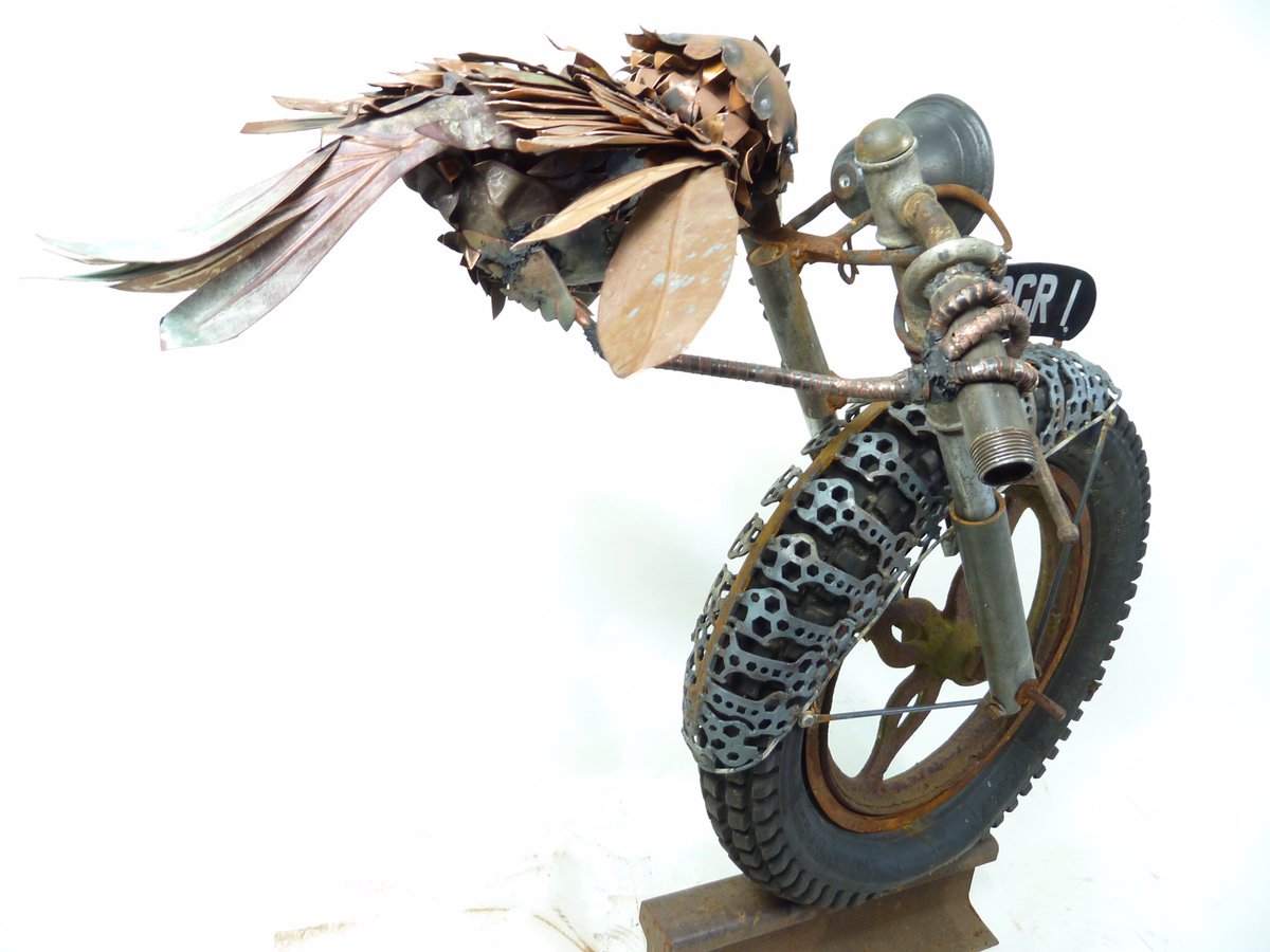 GraculusSculpt's tweet photo. FLYING MACHINE! A memorial piece for my school chum Anthony John Berrow #flyingmachine #ogri #biker #fineart #art #sculpture https://t.co/hpJ0iQljFe