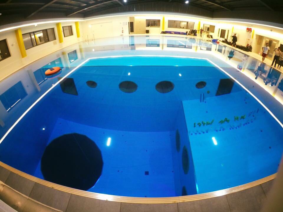 y40thedeepjoy's tweet photo. Emanuele Boaretto e tutto il made in Italy in #Divecube la piscina più profonda d'Asia, sorellina di @y40thedeepjoy https://t.co/eKSTZem9FG https://t.co/xL3F1qR9o4