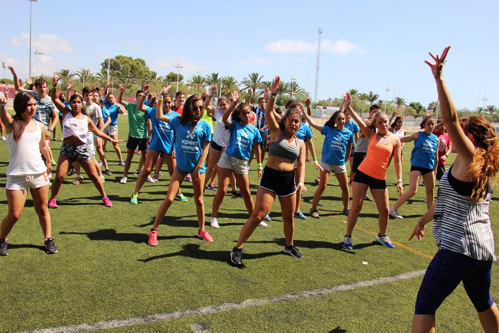 XPERTEVENTS's tweet photo. 😎Campamentos de Verano 2017☀️ Tenemos el mejor plan para tu #verano: #playa ➕#deportes ➕ #diversion ➕ #amigos = XPERT-CAMPS https://t.co/LyJTcyzFh1