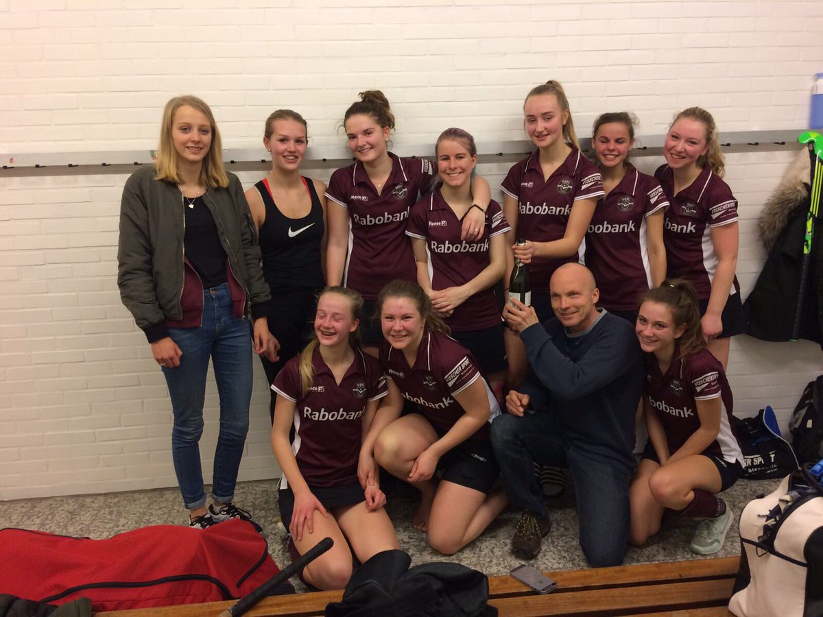 MA1 is ook zaalkampioen geworden! 
Gefeliciteerd meiden!