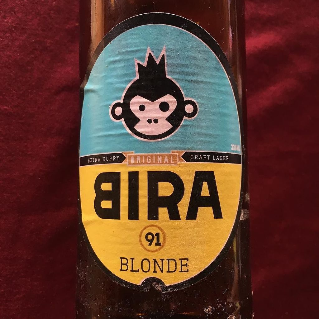 LifstyleProBlog's tweet photo. #BeBira @bira91beer giving us company... #gotnothingtodo #goa #baga #beach #sunsandandbeer https://t.co/0EDNy1gNf8