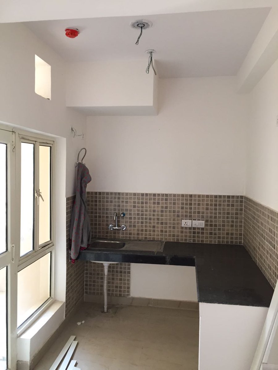 resaleflats's tweet photo. #2bhk luxury #readytomoveflat sale in #NimbusTheGoldenPalms Sec-168 #Noida #Expressway. For more details click here https://t.co/jxG2JnSvae https://t.co/9csS8osDjh