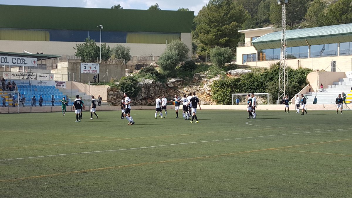 SaRoquetaBalear's tweet photo. Final a Es Puig. @CD_Llosetense 3-1 @CEConstancia https://t.co/MJYfoqqQB7