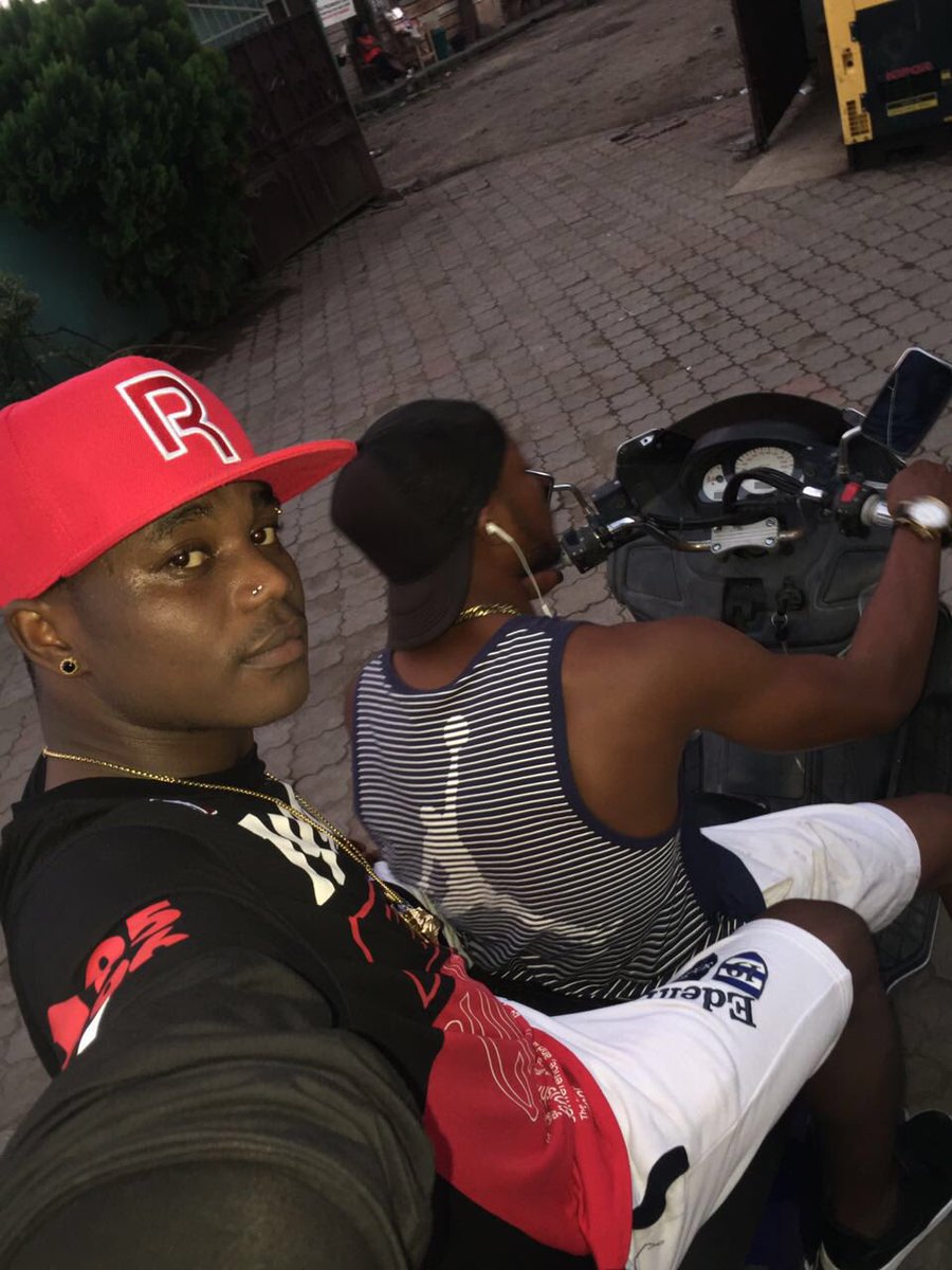 Wallopliion1's tweet photo. Dj Wazabanga and De bluck Liion... 🤞🏽fam first https://t.co/qkU4wgR1Db