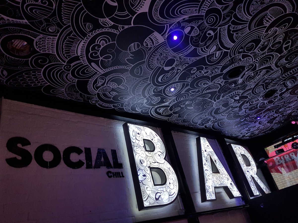 ROBBIEaDUNCAN's tweet photo. @Hobbycraft_MDE If you noticed your white posca pens have been running low...it was me. 20 pens! Hand drawn mural at @socialchill #maidstone https://t.co/BFeteLzUot