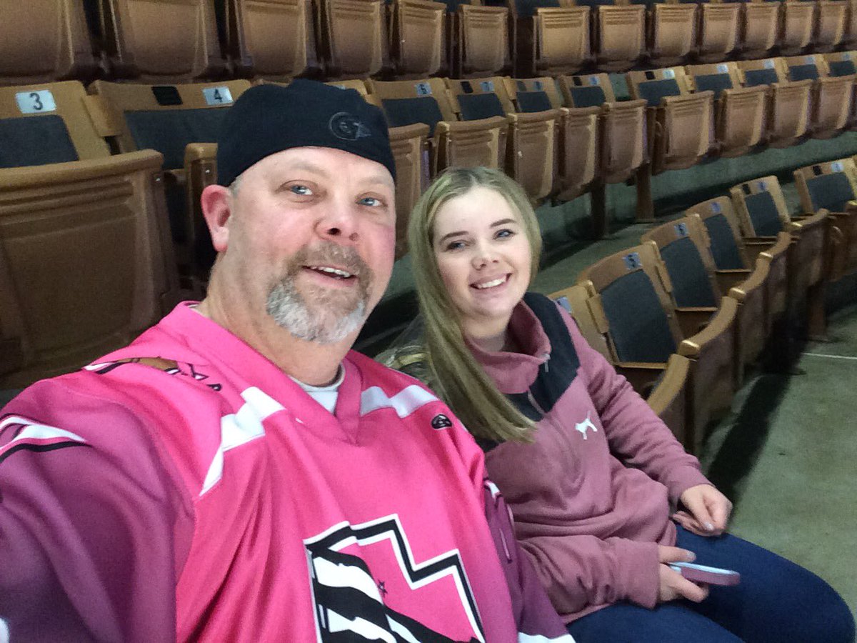 RyanLStander's tweet image. Daddy Daughter night at Olive Garden and Utah Grizzlies Pink in the Rink hockey