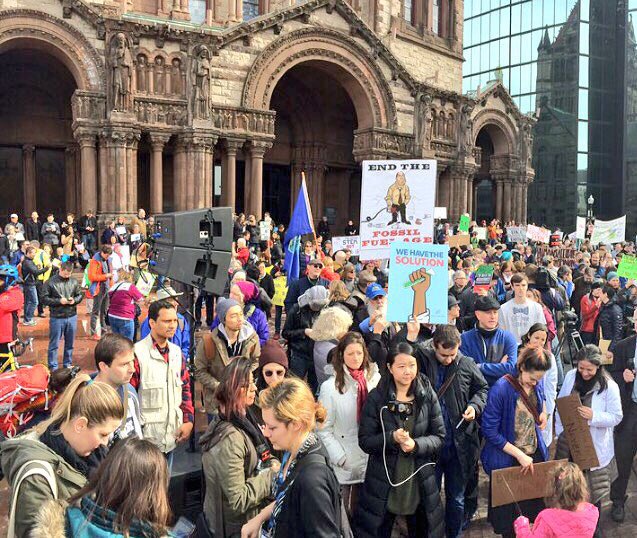 collinrees's tweet photo. Beautiful photos rolling in from Boston's #StandUpForScience rally, w/ a clear message:

Stop the attacks on truth &amp; science! #AAAS2017 https://t.co/QquNMcoBG9