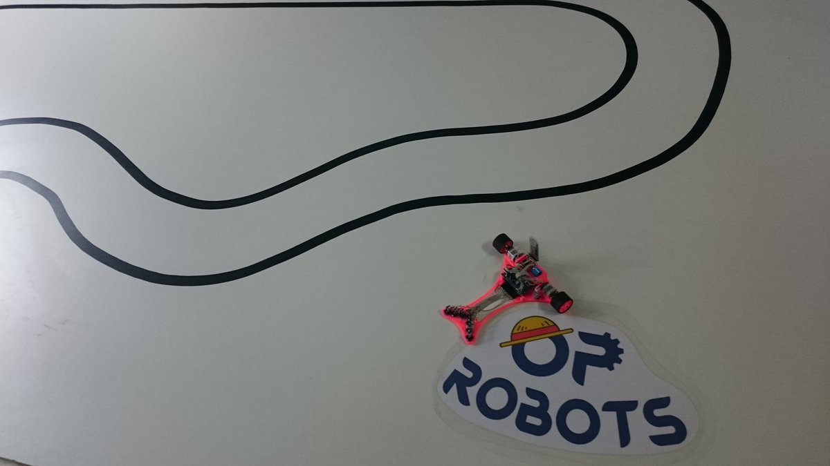 OPRobots's tweet photo. #ViolaBot será la encargada de inaugurar la nueva pista de doble carril de siguelineas. Gracias a @azu_ete por la ayuda en logo y cinta! https://t.co/Qb5mTqXKVN