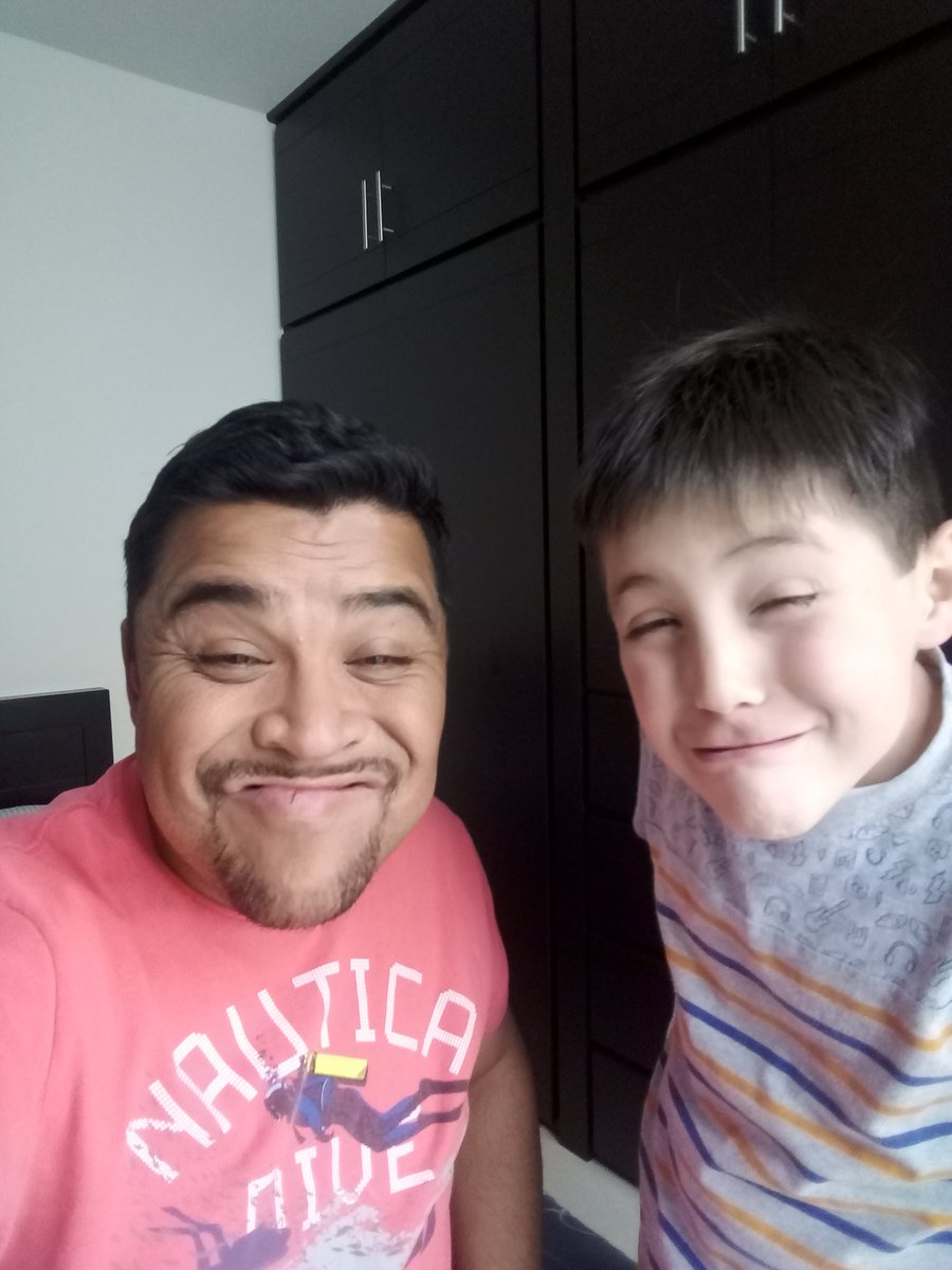 CalderonMisael's tweet photo. Oh! old and young. Amo a sebas. https://t.co/YdergYFGhp
