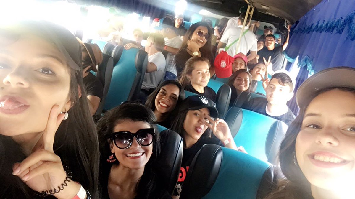YussetyAcosta's tweet photo. NO TOMO MAS... hasta el otro fin de semana..😂😂 #NoPuedoConLaCabeza #ElGuaro @DaniCortina_ @Vanesa__Camargo @DanielaBarrosJ @angie_gonzales1 https://t.co/K8a9pLzyMc
