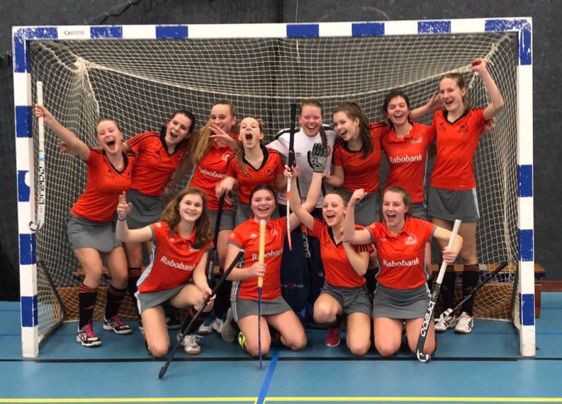 ROSPA1969's tweet photo. Trots op MB4 'zaalkampioen'@MHCLeusden https://t.co/1UkEV6rFNu