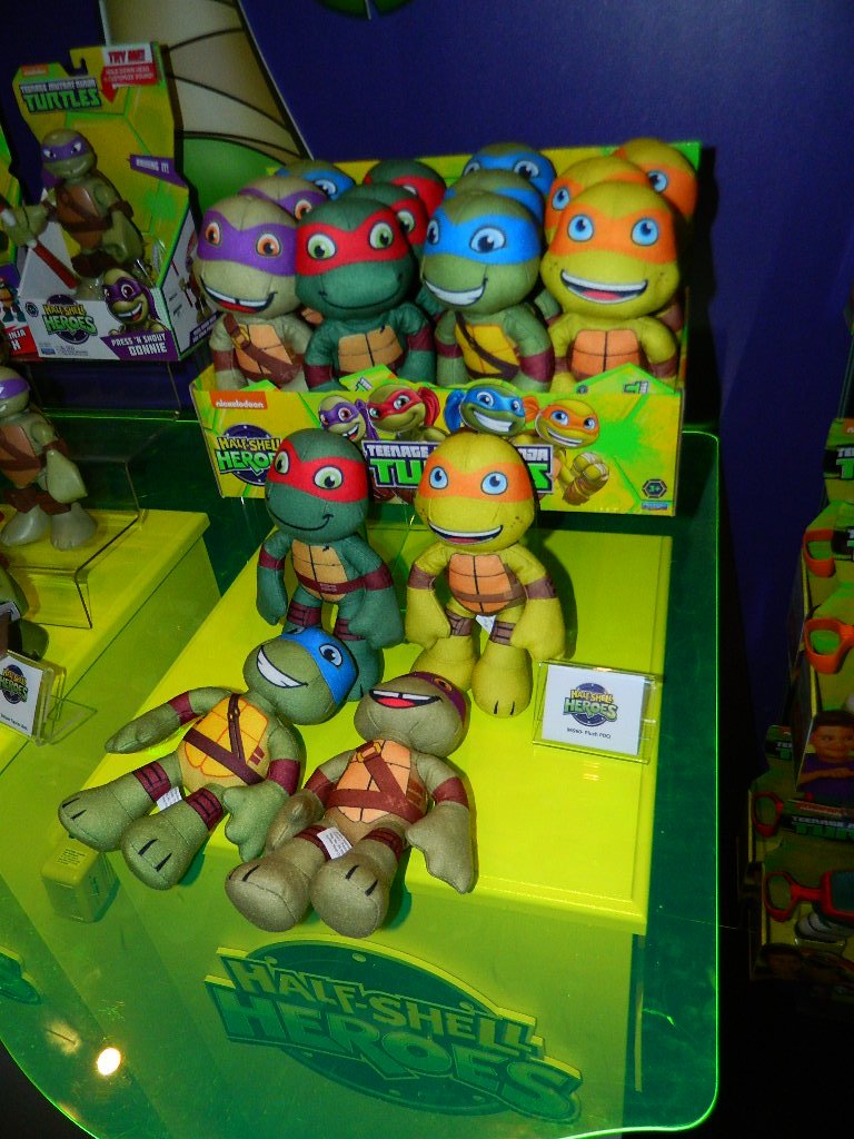 Zimmer ジマー 写真引用元 T Co Exygsgqzmn ハーフシェルヒーローズもぬいぐるみと 亀に変形するフィギュアも出すんだ