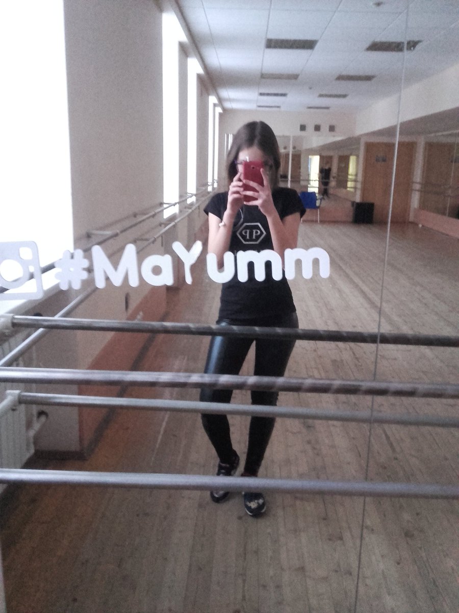 LINA21_12's tweet photo. #DANCE
#STUDIO
#hiphop
#GirlBoss https://t.co/dtvEjV1M5q