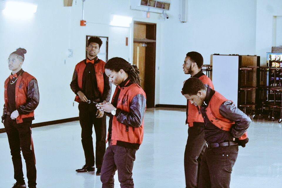AyooKey_'s tweet photo. Love this brotherhood bruh, changed me for the better 💪🏽⚫️🔴 #AE4L https://t.co/kpXTc4TWnS