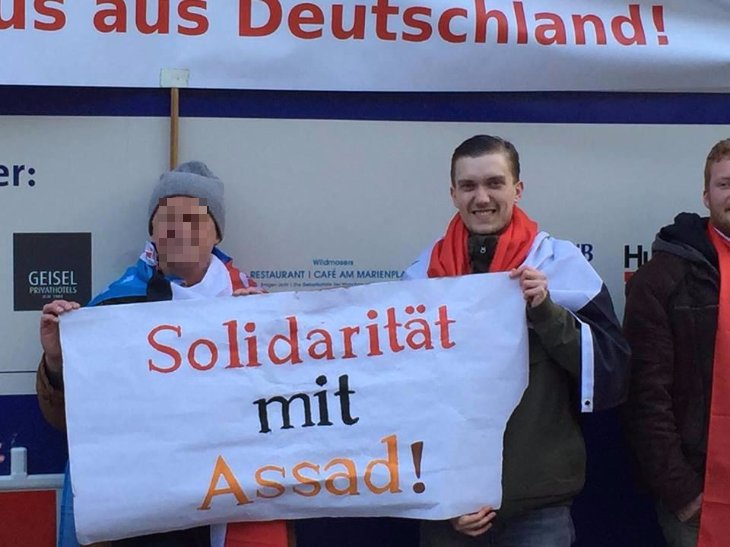 DerSchild's tweet photo. Kreative Aktionen zur #Siko in #München: Banner-Drop im Moslemviertel und Demo-Intervention #DerSchild

Weiterlesen: https://t.co/kDhZjyrS2u https://t.co/LWNe5bulTq