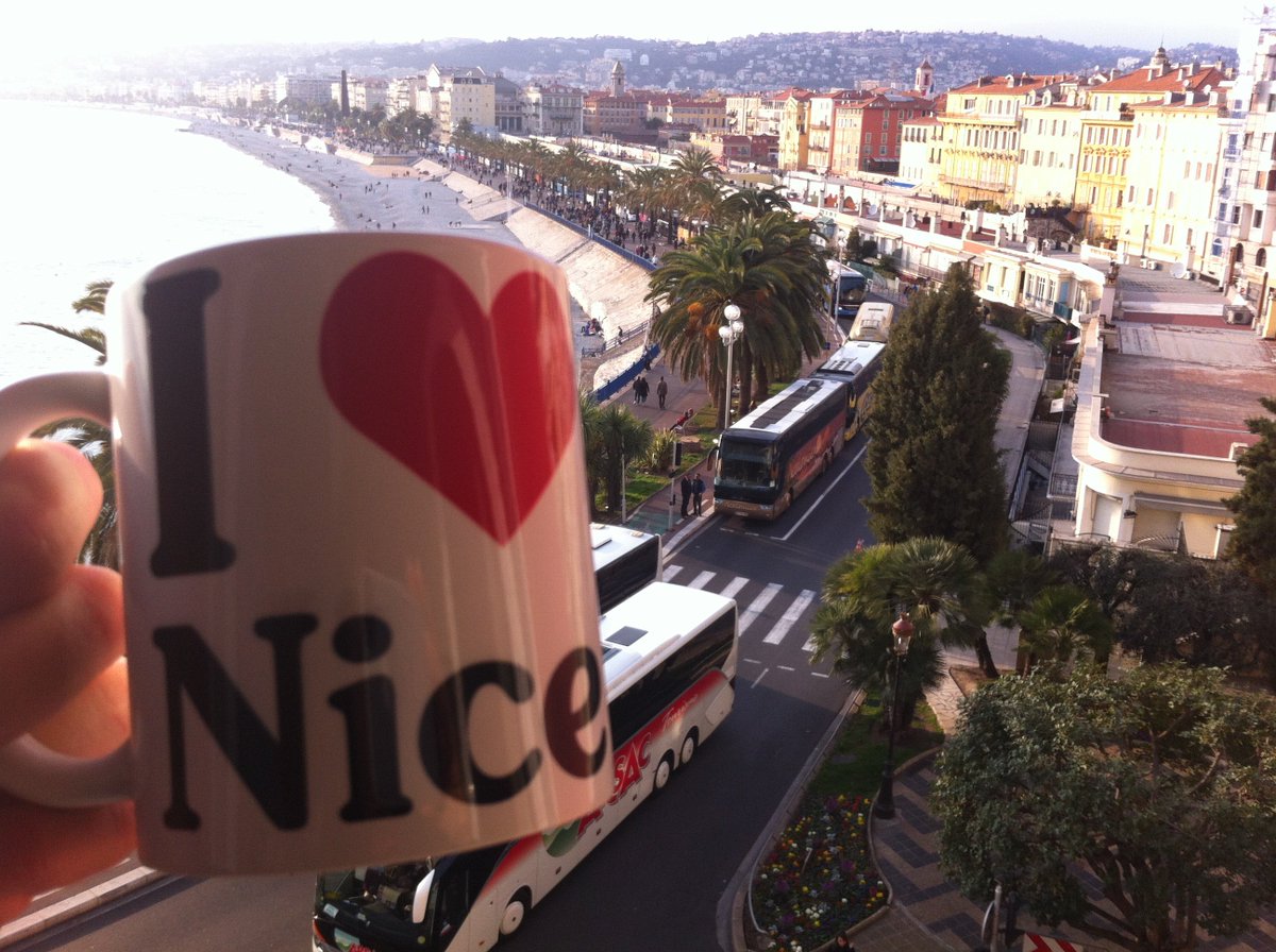 14theProm's tweet photo. #14theprom asks: "What do you love about #Nice? #nicecarnaval #IloveNice #nice2017 #Nice_Tourisme #CotedAzurNow #NissaLaBella #VilledeNice https://t.co/gwYSx1d5is