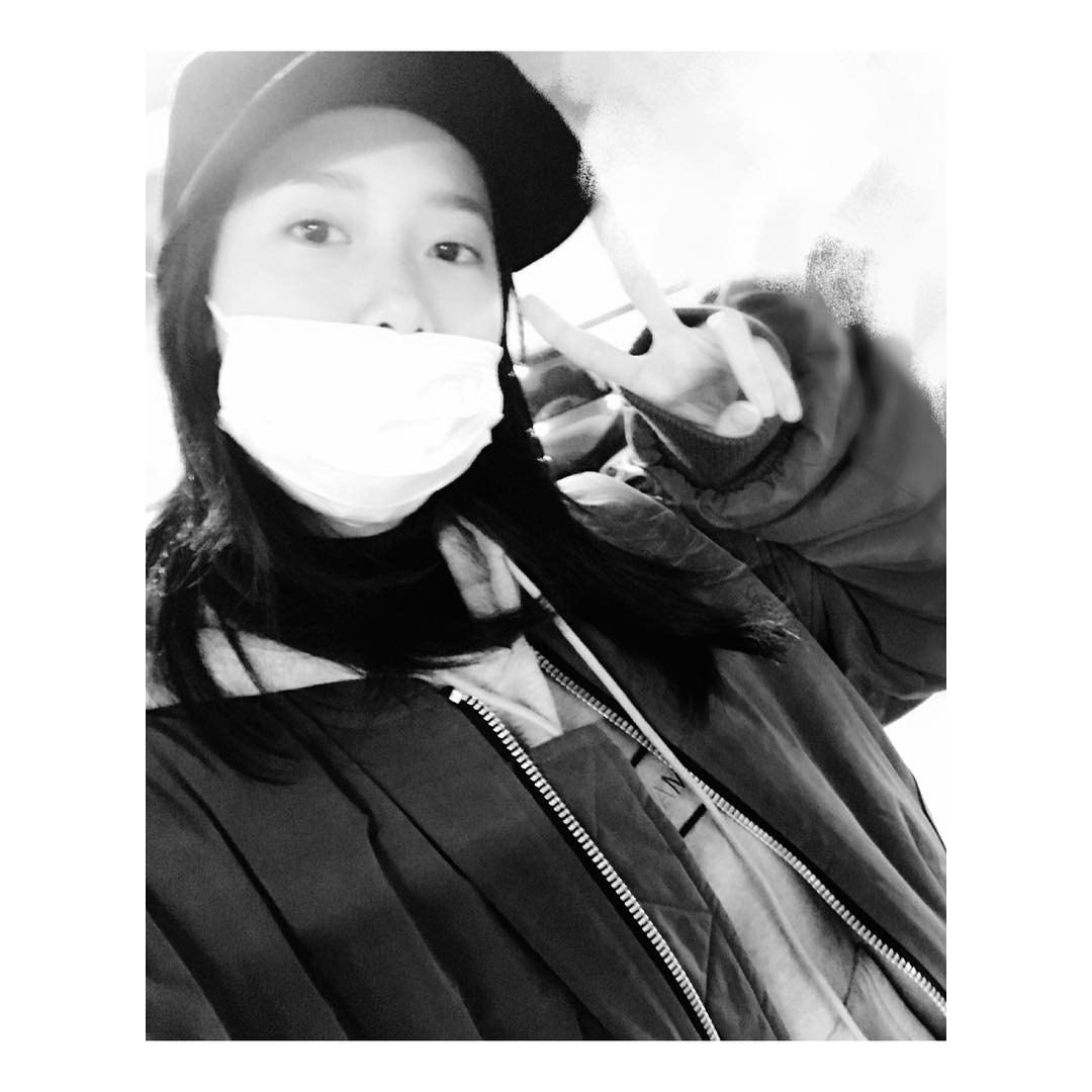yoongstagrm's tweet photo. [INSTAGRAM] yoona__lim: 🤘너희들이 좋아하는 셀카
#난셀카노노인데 #부담샷 
#융스타그램 https://t.co/FsBf3LCYrV #yoongstagram https://t.co/JhTkpffk8v